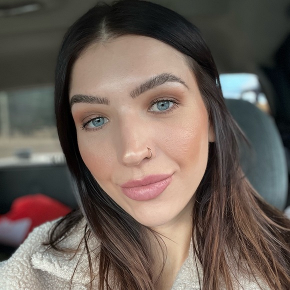 hailee_field